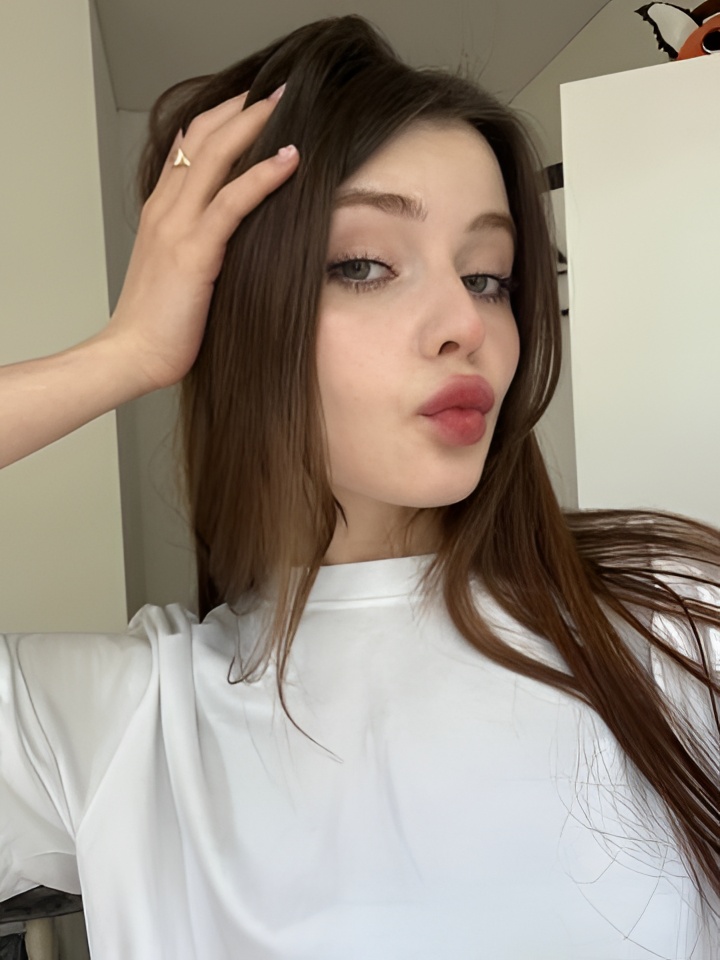 Инна привлекальеная девушка из Поронайск цена от 2000 руб