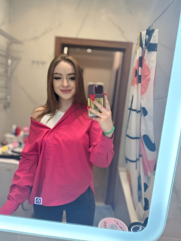 Арина привлекательная девушка из Поронайск цена от 2000 руб