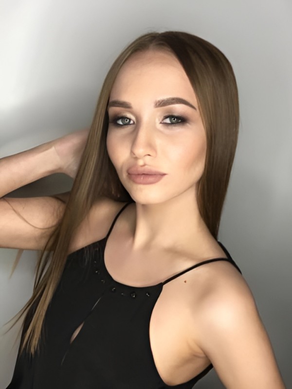 Карина привлекательная девушка из Поронайск цена от 1500 руб